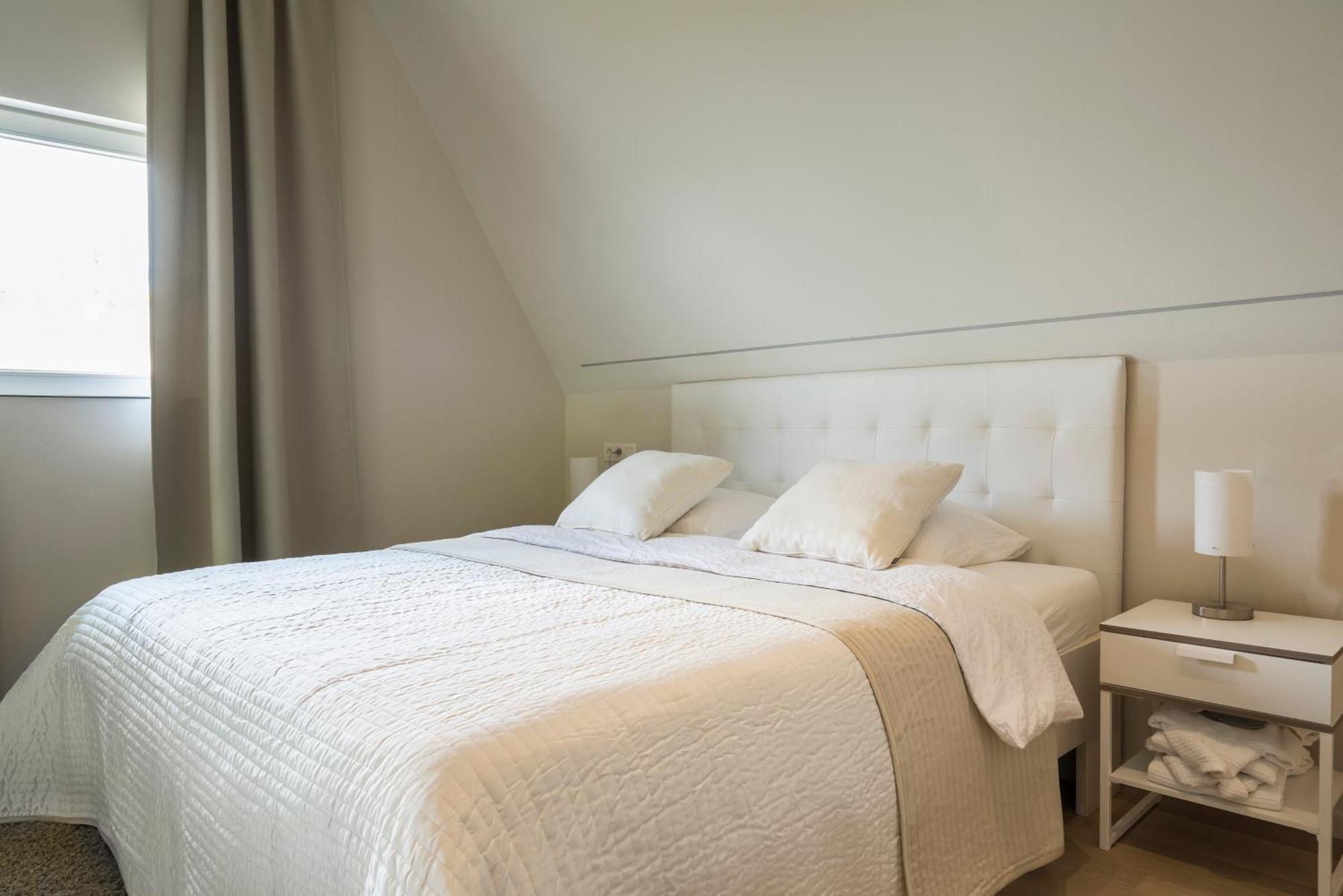 Sint-Coryn Villa Reninge Стая снимка